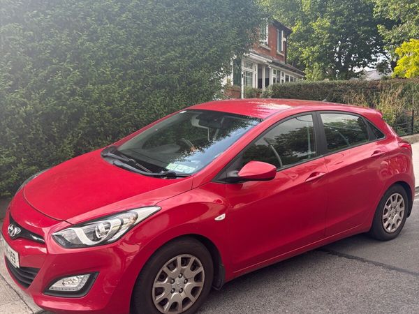 Hyundai i30 MPV, Diesel, 2013, Red