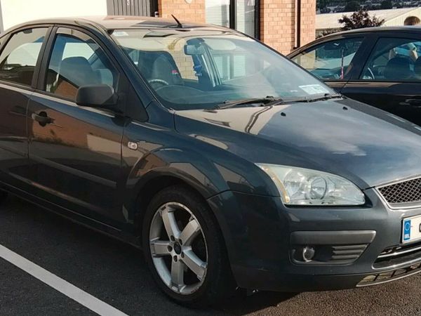 Ford Focus Hatchback, Petrol, 2006, Grey