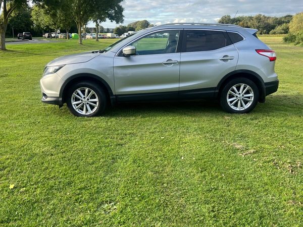 Nissan Qashqai SUV, Diesel, 2017, Grey