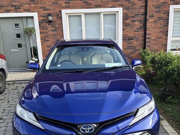 Toyota Camry Saloon, Petrol Hybrid, 2020, Blue