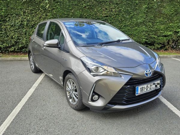 Toyota Yaris MPV, Petrol Hybrid, 2018, Grey