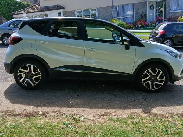 Renault Captur Hatchback, Petrol, 2020, White