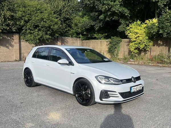 Volkswagen Golf Hatchback, Diesel, 2017, Silver