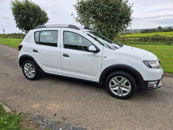 Dacia Sandero Stepway Hatchback, Diesel, 2015, White
