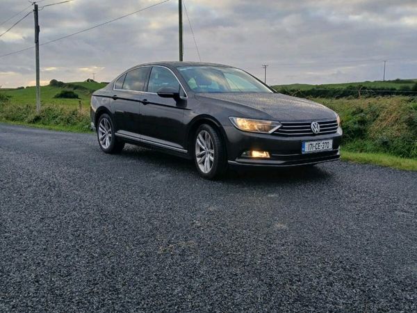Volkswagen Passat Saloon, Diesel, 2017, Brown
