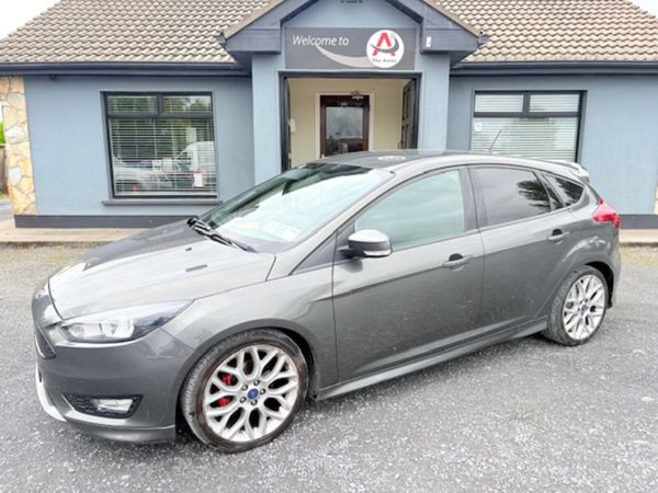 Ford Focus Hatchback, Petrol, 2017, Grey