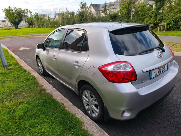 Toyota Auris Hatchback, Diesel, 2011, Silver