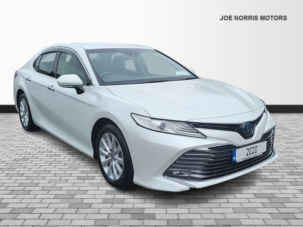 Toyota Camry Saloon, Petrol Hybrid, 2020, White