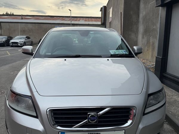 Volvo S40 Saloon, Diesel, 2010, Silver