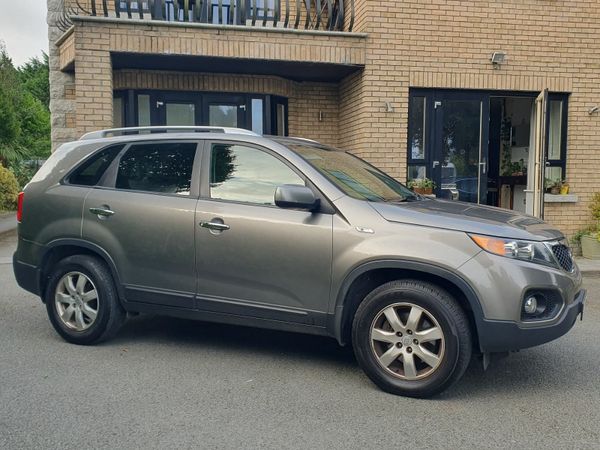 Kia Sorento SUV, Diesel, 2010, Silver