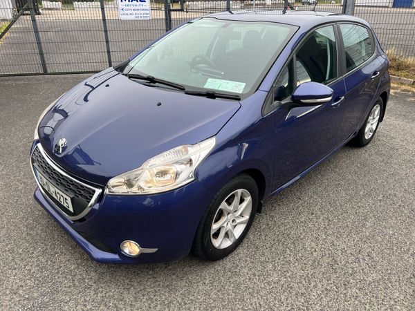 Peugeot 208 Hatchback, Diesel, 2015, Blue