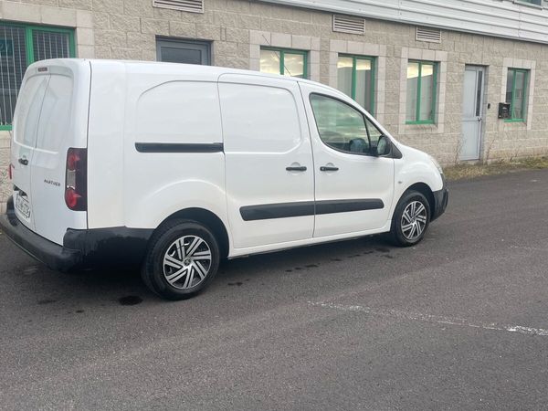 Peugeot Partner MPV, Diesel, 2017, White