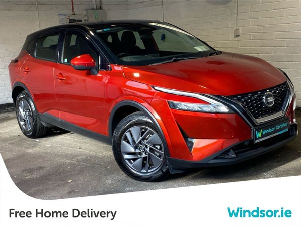 Nissan Qashqai MPV, Petrol, 2022, Red