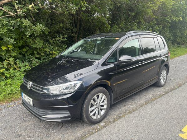 Volkswagen Touran MPV, Petrol, 2017, Black