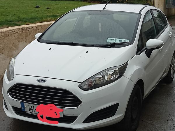 Ford Fiesta Hatchback, Diesel, 2014, White