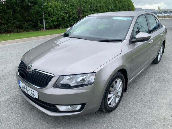 Skoda Octavia Saloon, Diesel, 2014, Beige
