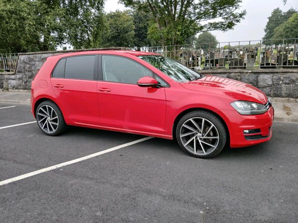 Volkswagen Golf Hatchback, Petrol, 2015, Red