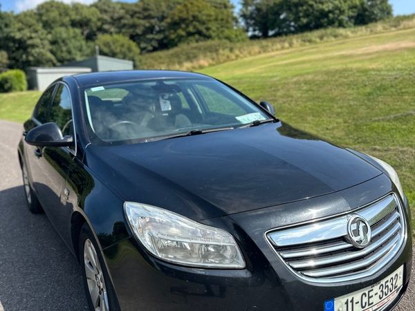 Vauxhall Insignia Hatchback, Diesel, 2011, Black