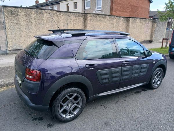 Citroen C4 Cactus Hatchback, Petrol, 2018, Purple