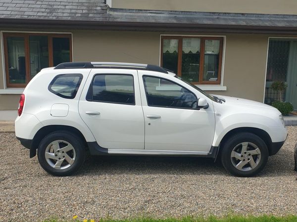 Dacia Duster SUV, Diesel, 2015, White