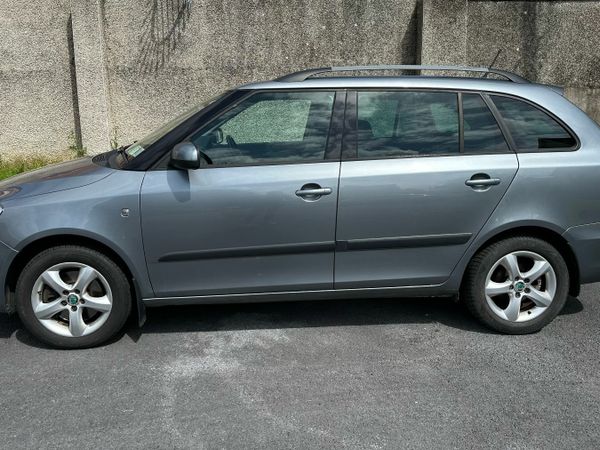 Skoda Fabia Estate, Petrol, 2012, Grey