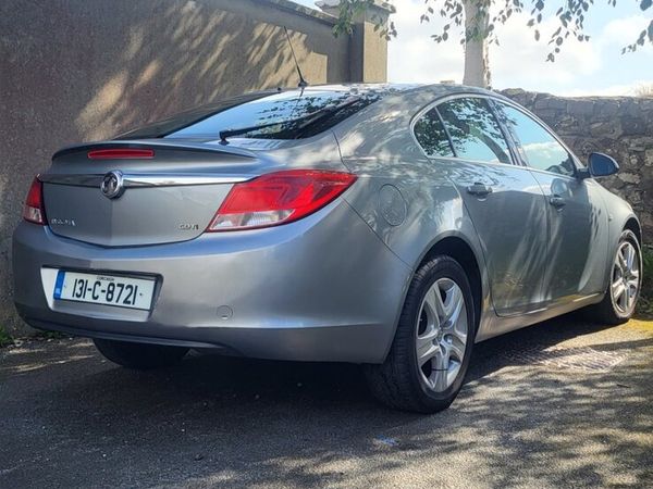 Vauxhall Insignia Hatchback, Diesel, 2013, Silver