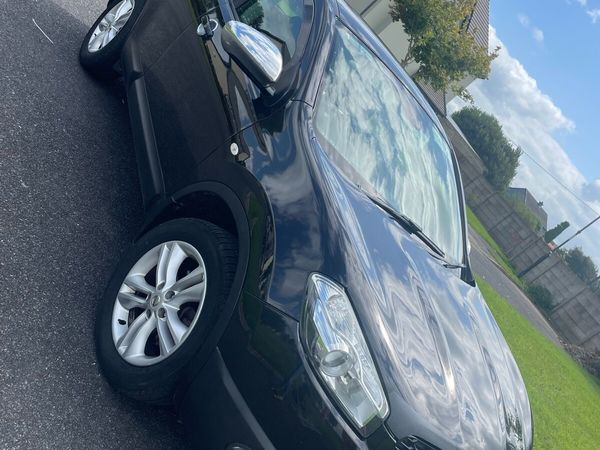 Nissan Qashqai Estate/Jeep, Diesel, 2012, Black