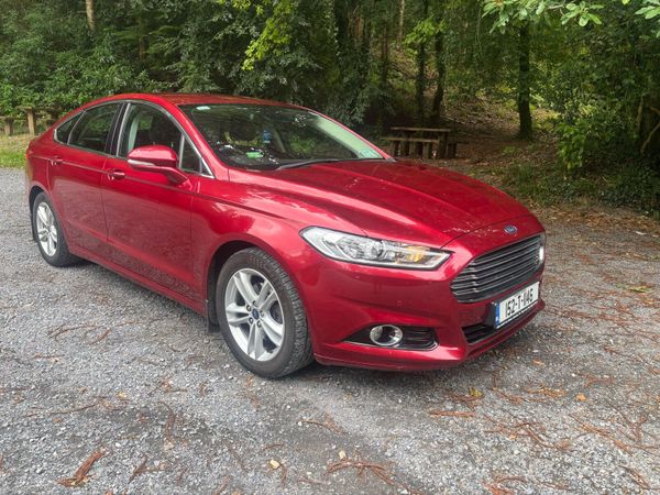 Ford Mondeo Hatchback, Diesel, 2015, Red