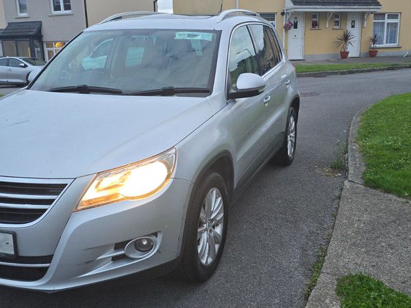 Volkswagen Tiguan SUV, Diesel, 2011, Silver
