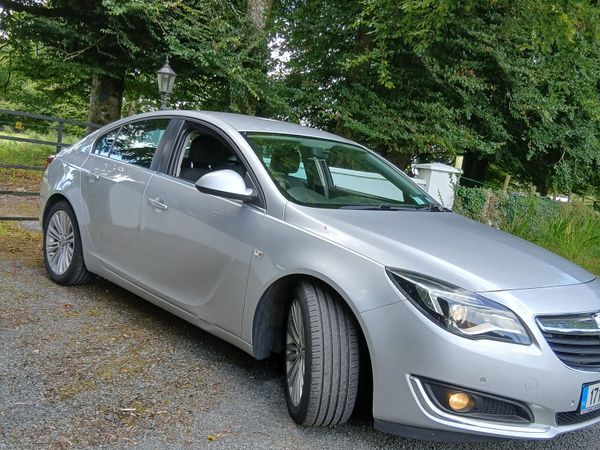Vauxhall Insignia Hatchback, Diesel, 2017, Silver