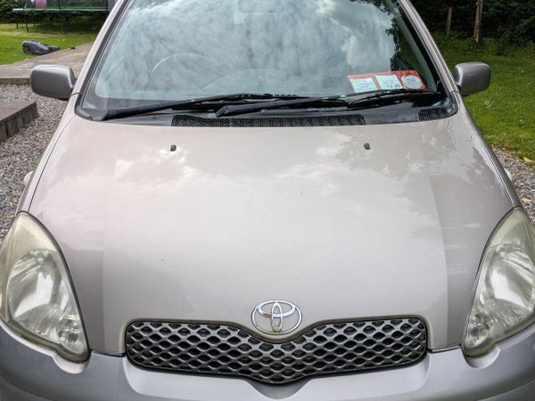 Toyota Yaris Hatchback, Petrol, 2005, Grey