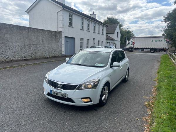 Kia Ceed Hatchback, Diesel, 2010, White