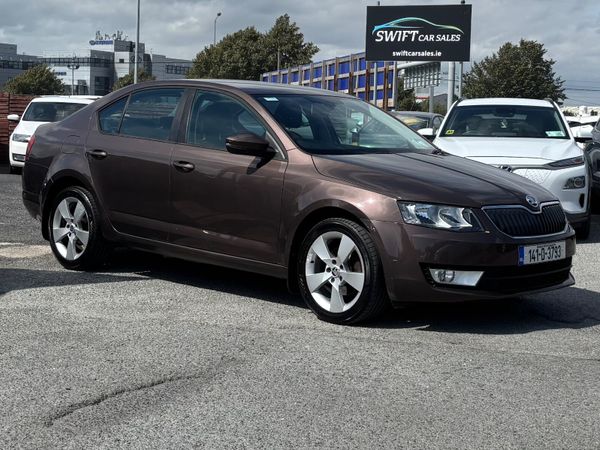 Skoda Octavia Saloon, Diesel, 2014, Brown