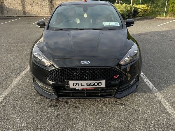 Ford Focus Hatchback, Diesel, 2017, Black