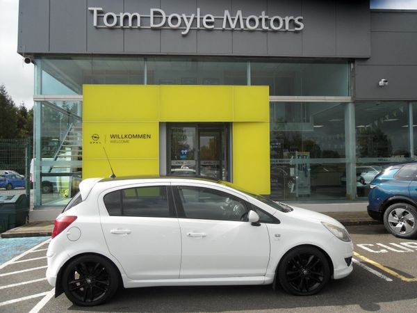 Vauxhall Corsa Hatchback, Diesel, 2011, White