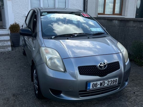 Toyota Yaris Hatchback, Petrol, 2006, Silver