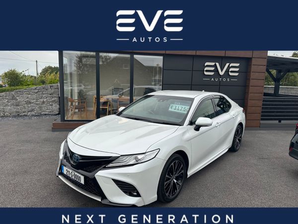 Toyota Camry Saloon, Petrol Hybrid, 2021, White