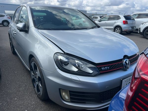Volkswagen Golf Hatchback, Petrol, 2010, Silver
