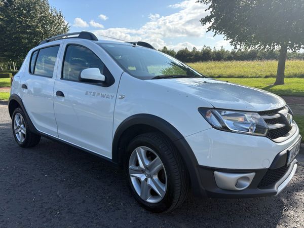 Dacia Sandero Stepway Hatchback, Diesel, 2014, White
