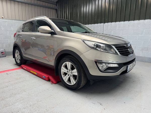 Kia Sportage SUV, Diesel, 2012, Silver