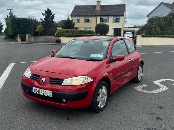 Renault Megane Hatchback, Petrol, 2003, Red