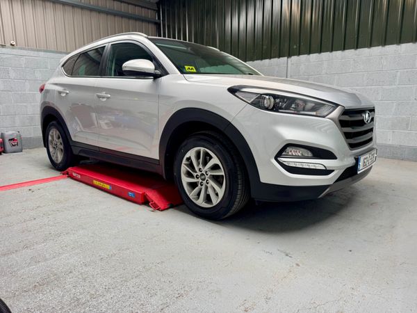 Hyundai Tucson SUV, Diesel, 2016, Silver