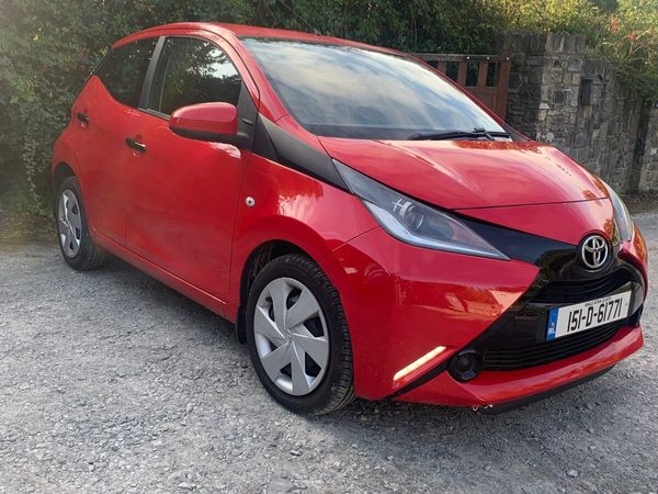 Toyota Aygo Hatchback, Petrol, 2015, Red