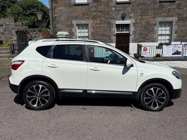 Nissan Qashqai Hatchback, Diesel, 2011, White