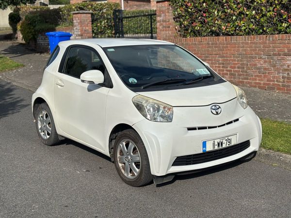 Toyota iQ Hatchback, Petrol, 2011, White