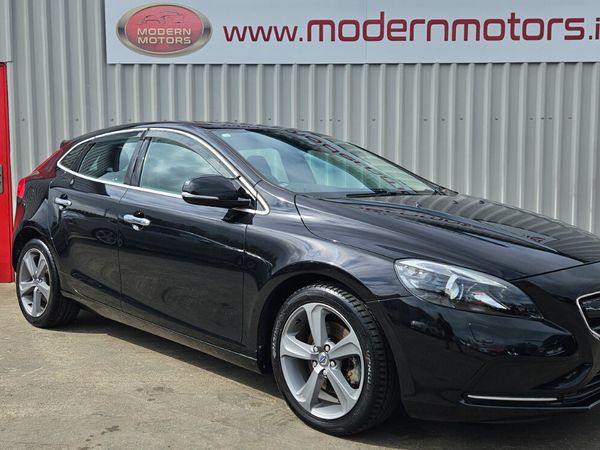 Volvo V40 Hatchback, Petrol, 2014, Black
