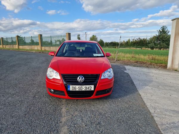 Volkswagen Polo Hatchback, Petrol, 2006, Red