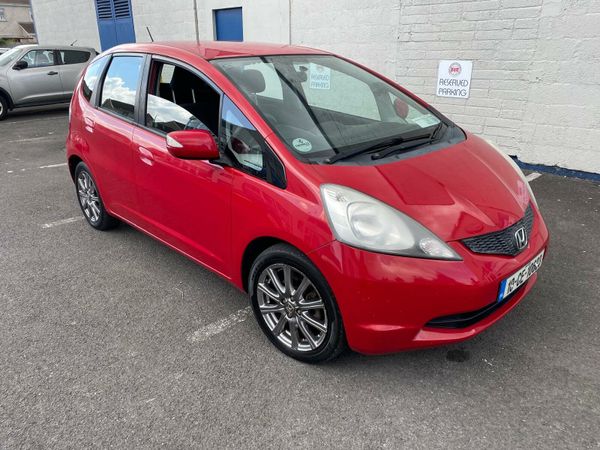Honda Jazz Hatchback, Petrol, 2010, Red