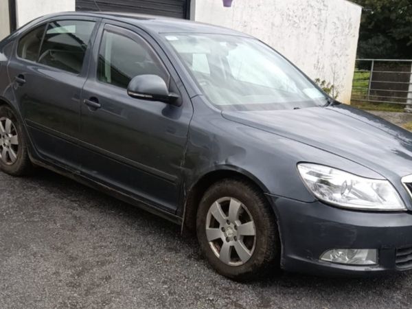 Skoda Octavia Hatchback, Diesel, 2010, Grey