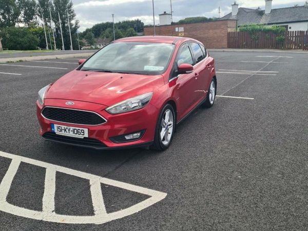 Ford Focus Hatchback, Diesel, 2015, Red